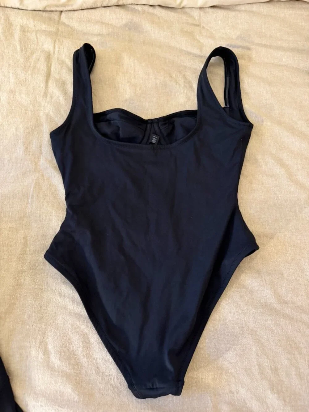 SKIMS Sculpting Swim Underwire One Piece - Onyx - Size L